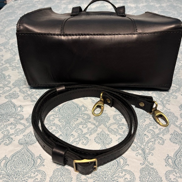 Portland leather LOLA CROSSBODY TOTE - Picture 2 of 9